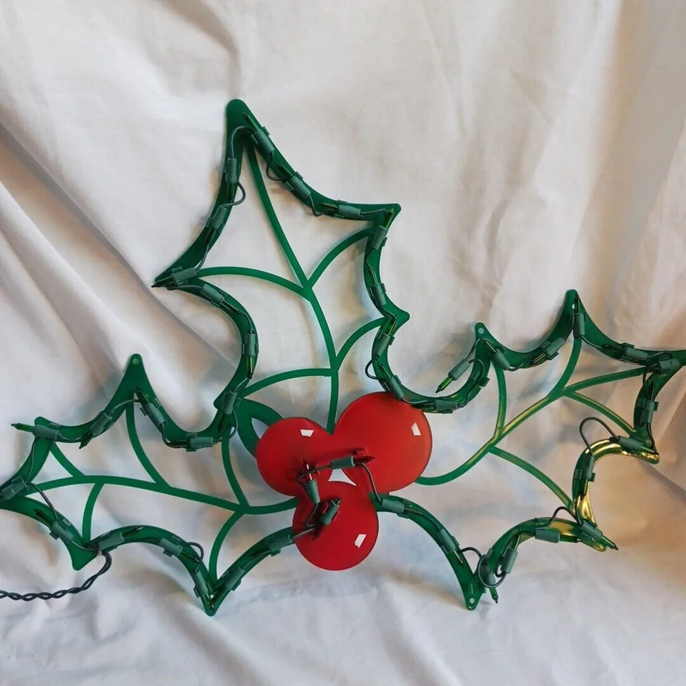 Vintage Christmas Holly Lighted Holiday Decor